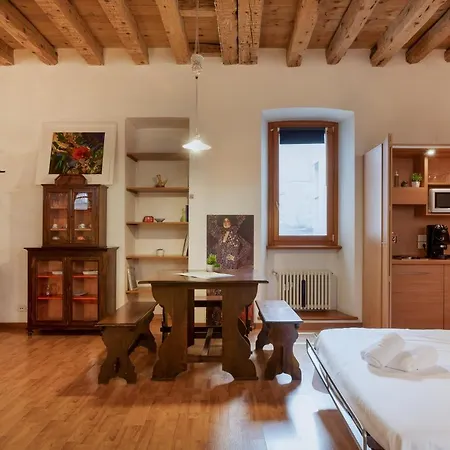 Zola, Charme E Vista Nel Cuore Di Apartman *