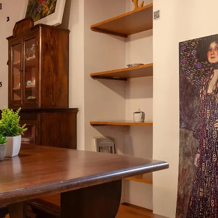 Apartman Zola, Charme E Vista Nel Cuore Di Trieszt