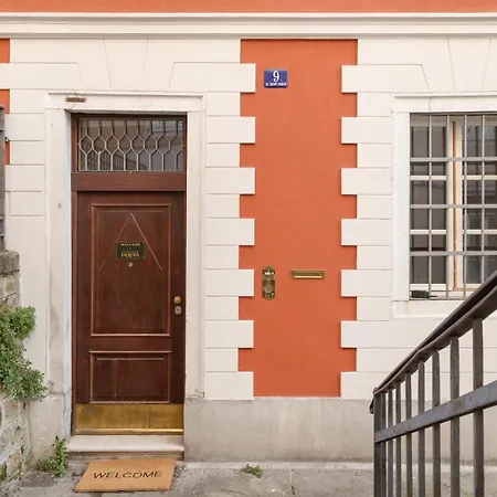 Zola, Charme E Vista Nel Cuore Di Apartman Trieszt